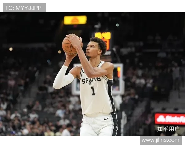 2014至2015赛季NBA季后赛马刺与快船激战回顾与精彩瞬间分析