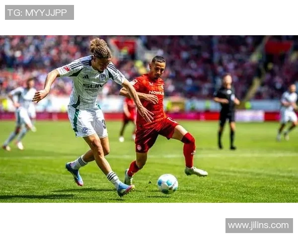 德累斯顿主场迎战沙尔克04双方争夺德乙积分榜关键战役