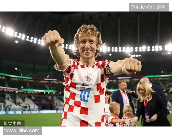 莫德里奇：足球场上的艺术家与传奇的完美结合